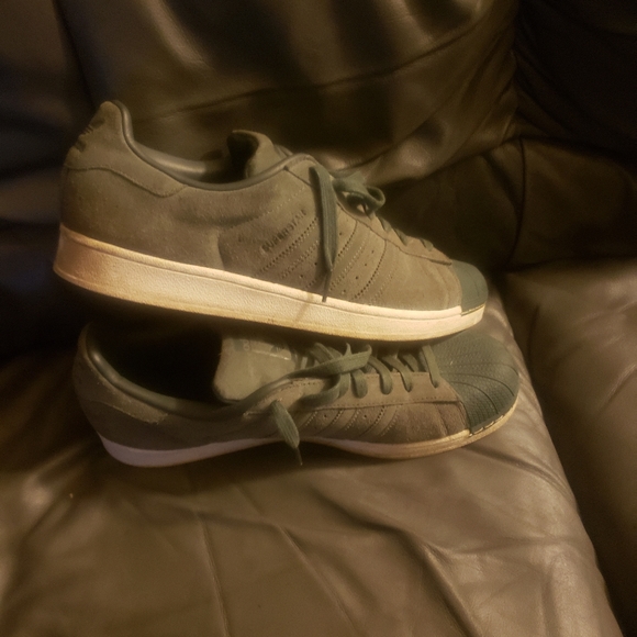 USED MENS SIZE 13 SHELL TOE RARE COLOR - Picture 4 of 4